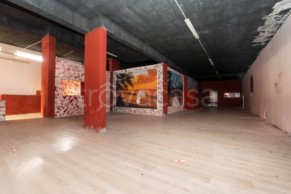 locale commerciale in vendita a Catania