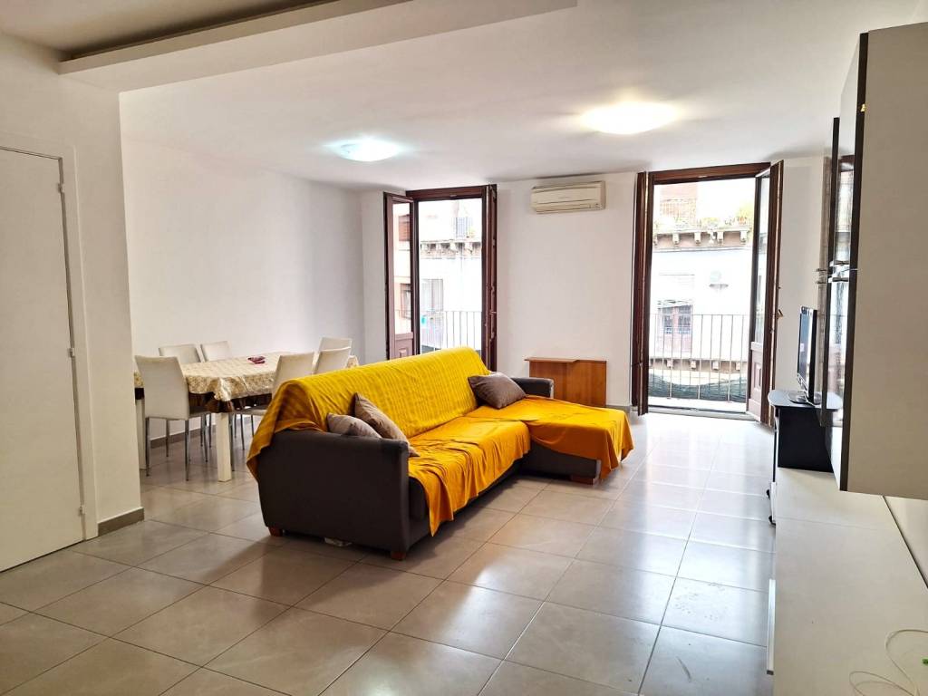 appartamento in vendita a Catania in zona Centro Storico
