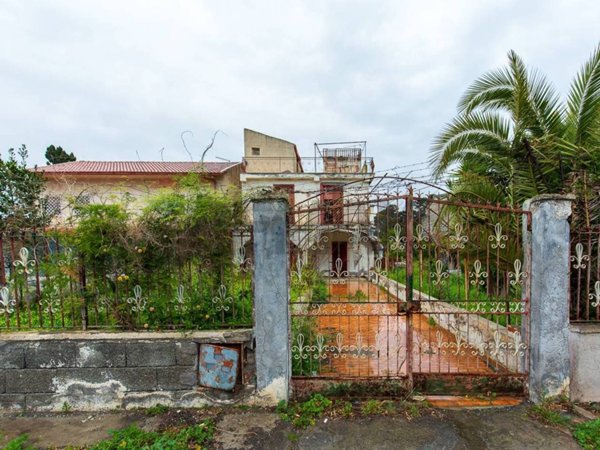 casa indipendente in vendita a Catania in zona Fontanarossa