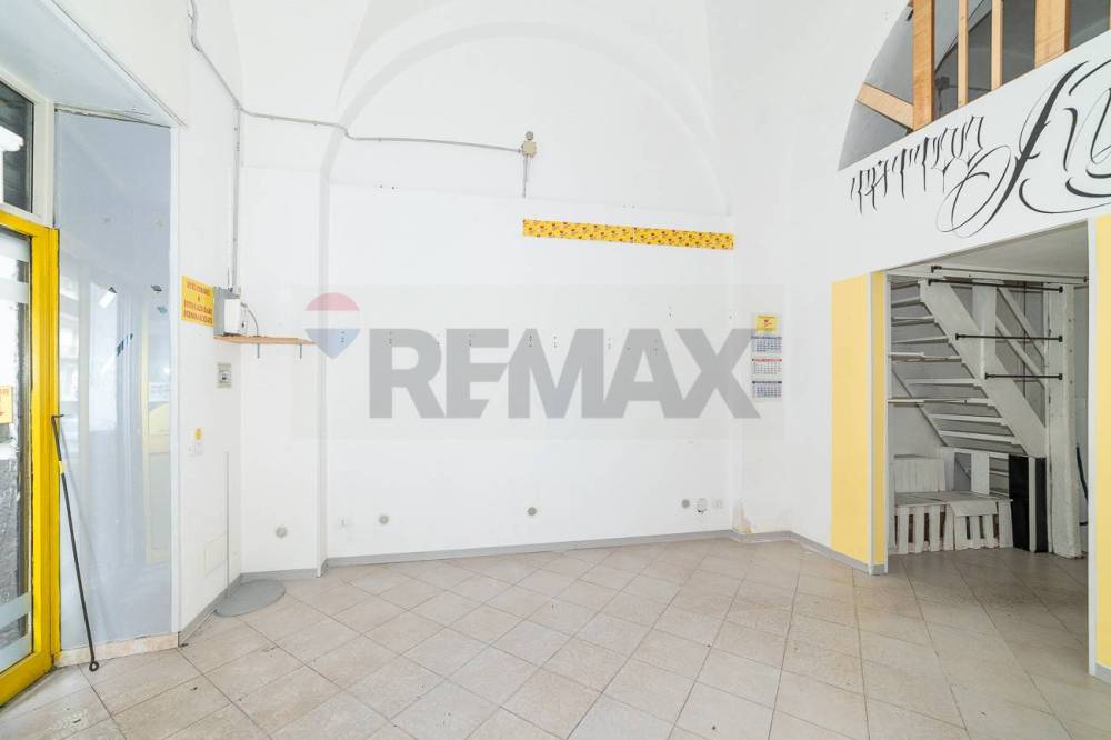 locale commerciale in vendita a Catania