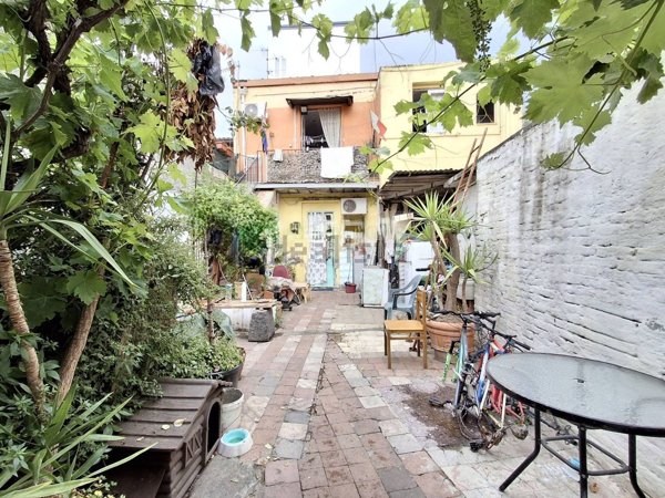 casa indipendente in vendita a Catania in zona Barriera del Bosco