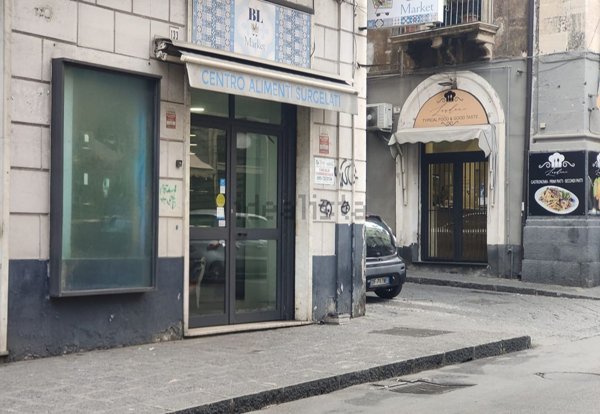 locale commerciale in vendita a Catania in zona Centro Storico