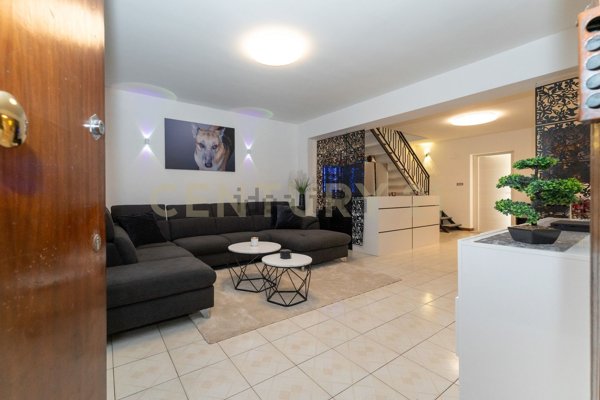 casa indipendente in vendita a Catania