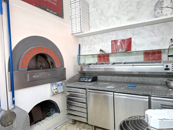 negozio in vendita a Catania in zona Ognina