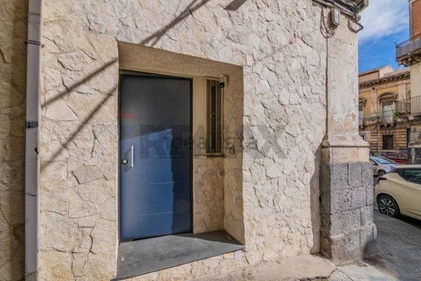appartamento in vendita a Catania in zona Centro Storico