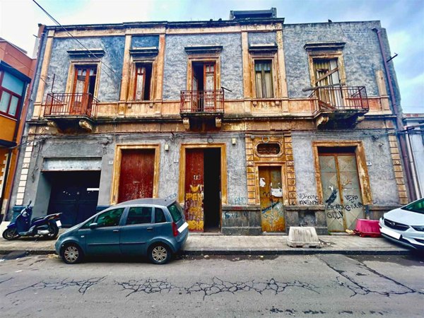 casa semindipendente in vendita a Catania
