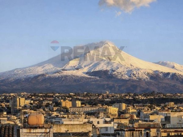 appartamento in vendita a Catania in zona Centro Storico