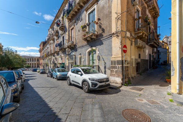 casa indipendente in vendita a Catania in zona Centro Storico