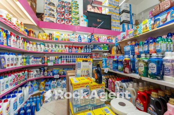 negozio in vendita a Catania