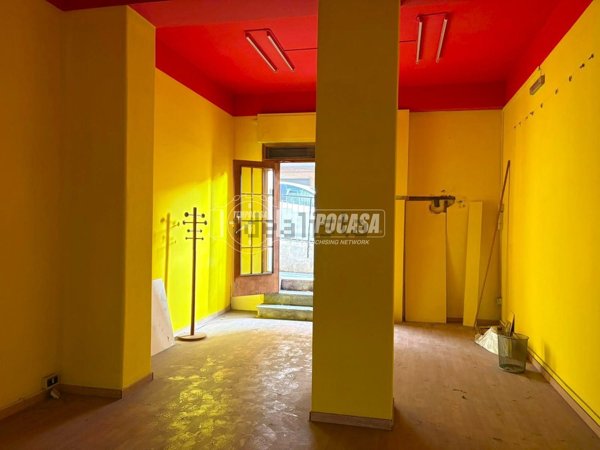 locale commerciale in vendita a Catania