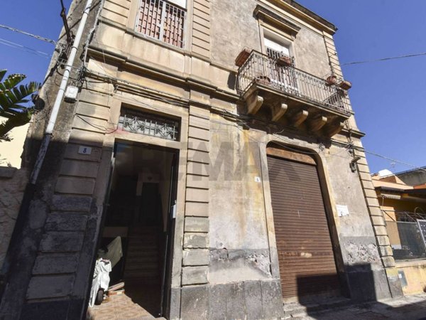 casa indipendente in vendita a Catania in zona Centro Storico