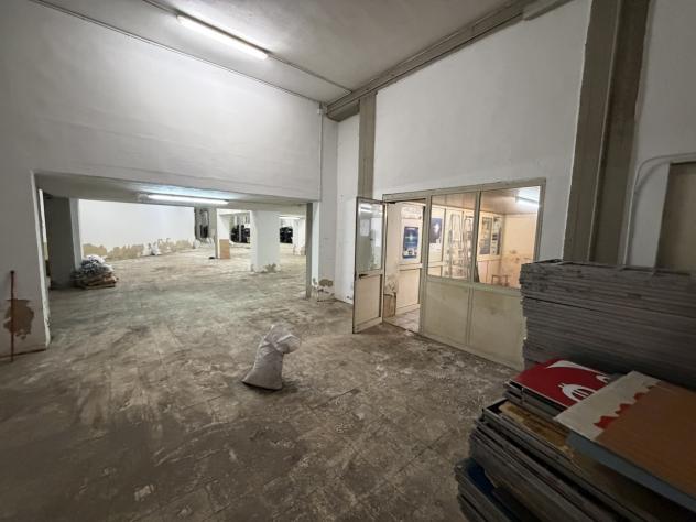 locale commerciale in vendita a Catania