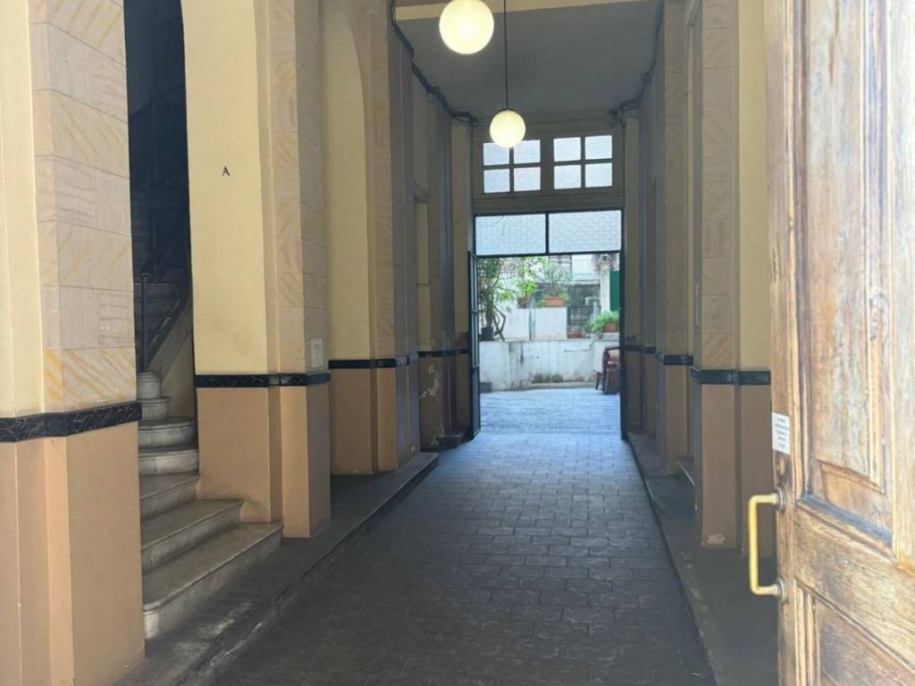 locale commerciale in vendita a Catania in zona Centro Storico