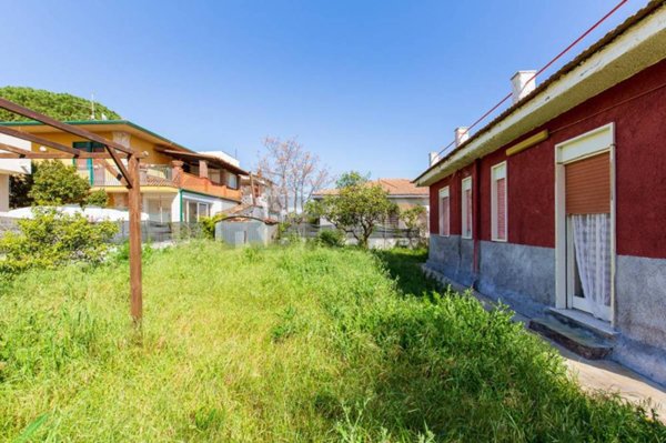 casa indipendente in vendita a Catania in zona Villaggio Delfino-Vaccarizzo