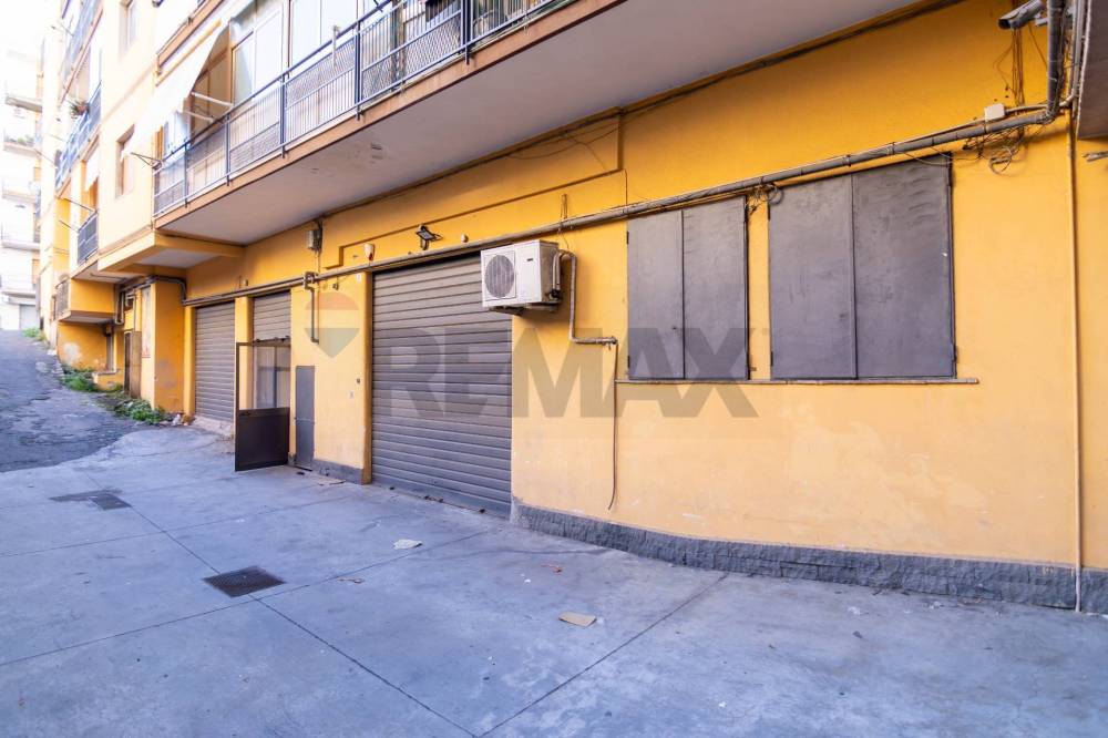 locale di sgombero in vendita a Catania in zona Centro Storico