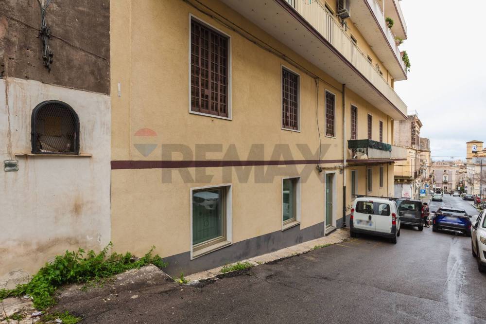 locale commerciale in vendita a Catania in zona Centro Storico
