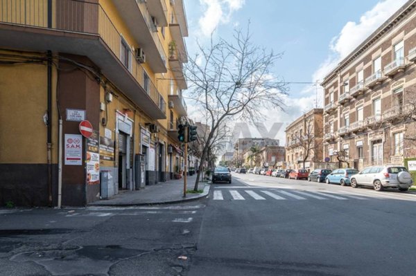 locale commerciale in vendita a Catania
