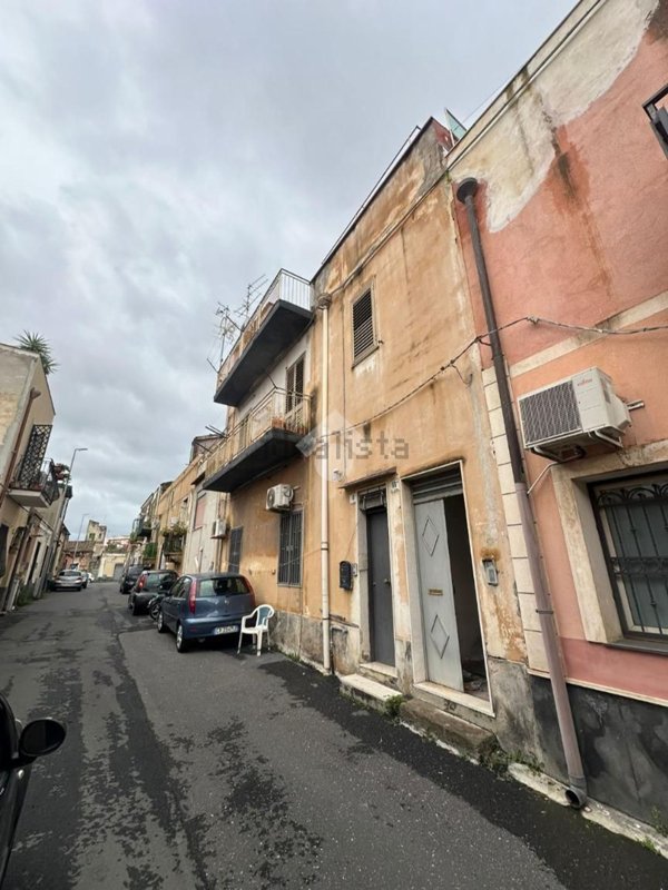 appartamento in vendita a Catania in zona Picanello