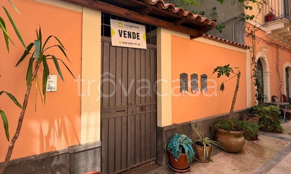 appartamento in vendita a Catania in zona Centro Storico