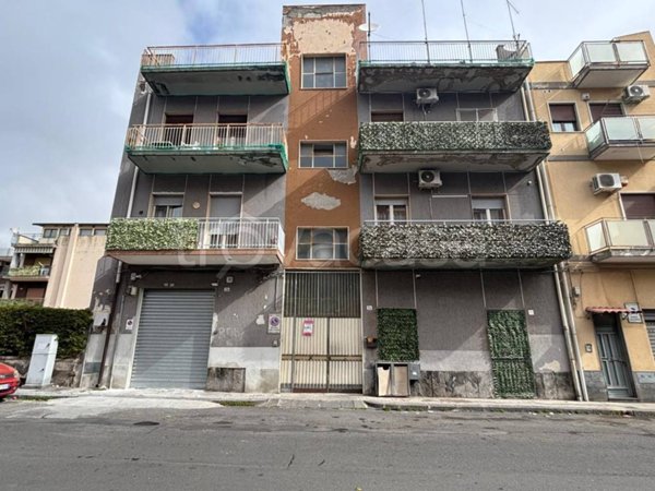 casa indipendente in vendita a Catania