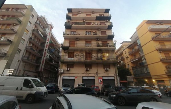 locale commerciale in vendita a Catania