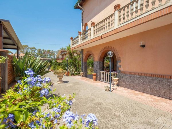 casa indipendente in vendita a Catania in zona Fontanarossa