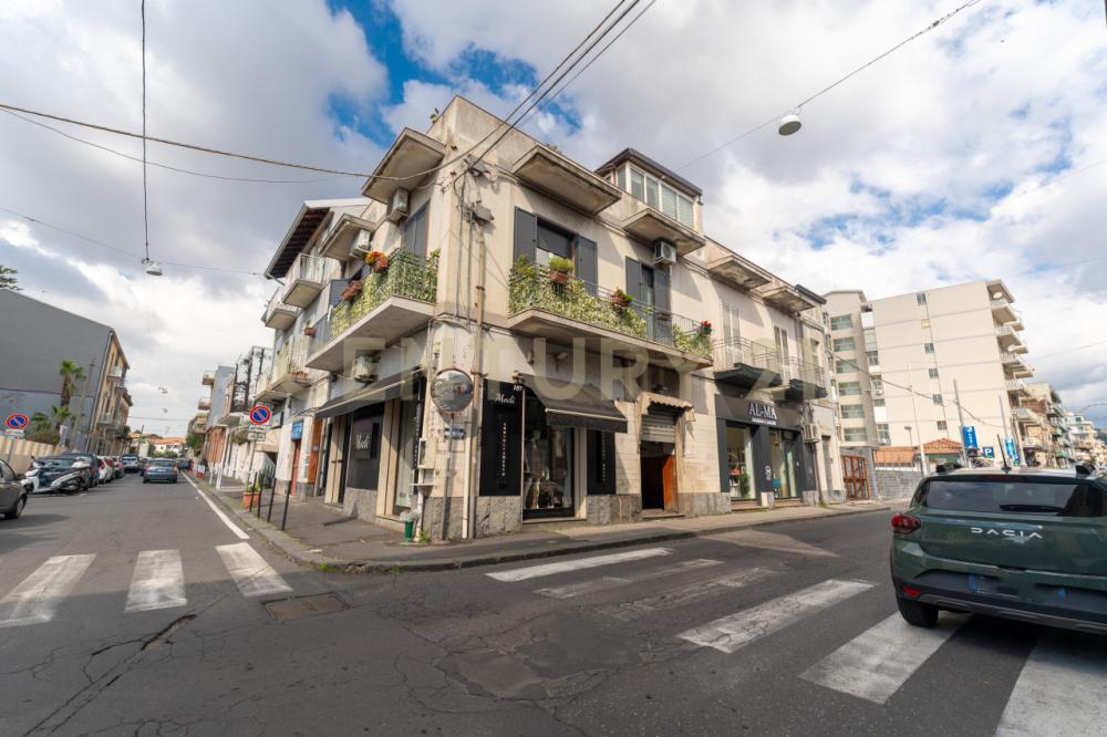 negozio in vendita a Catania in zona Barriera del Bosco