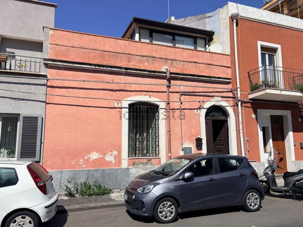 casa indipendente in vendita a Catania in zona Picanello