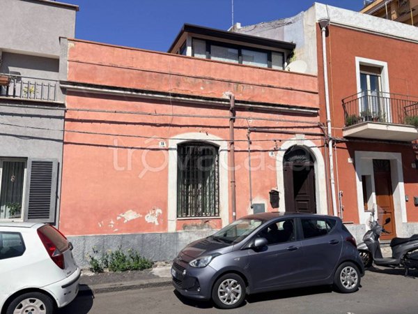 casa indipendente in vendita a Catania in zona Picanello