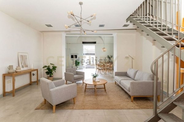 locale commerciale in vendita a Catania