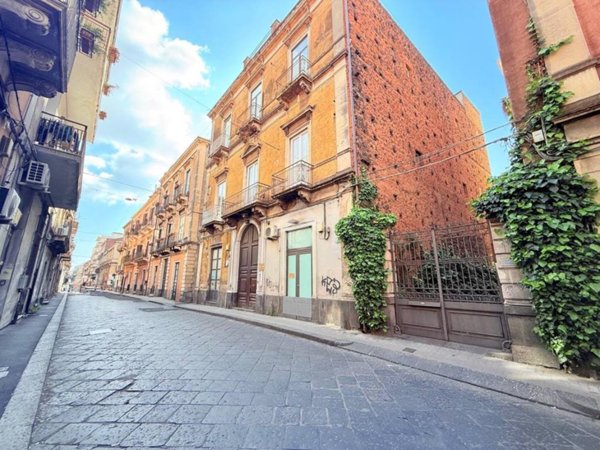 appartamento in vendita a Catania in zona Centro Storico