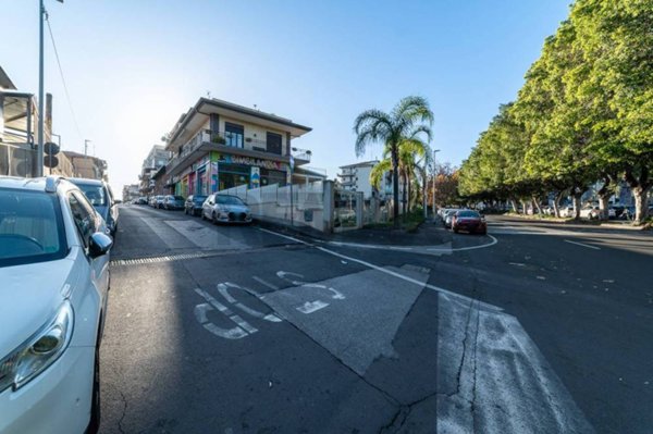 negozio in vendita a Catania in zona Picanello