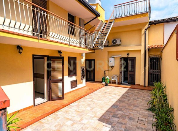 casa indipendente in vendita a Catania