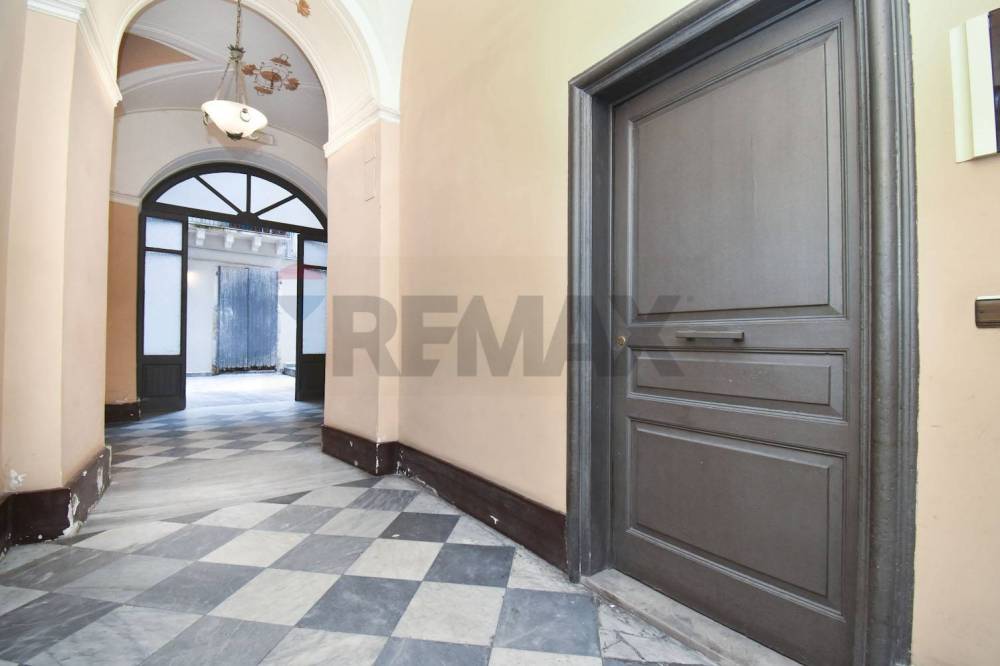 locale commerciale in vendita a Catania