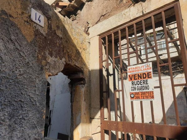 casa indipendente in vendita a Catania
