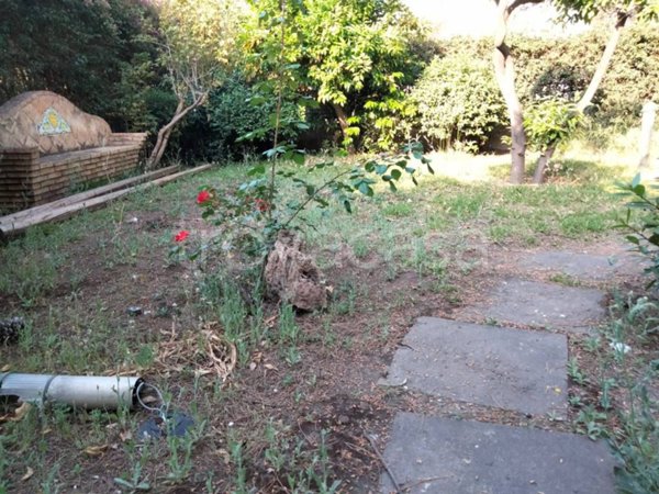 casa indipendente in vendita a Catania