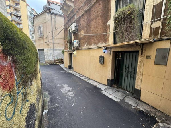 casa indipendente in vendita a Catania in zona Centro Storico