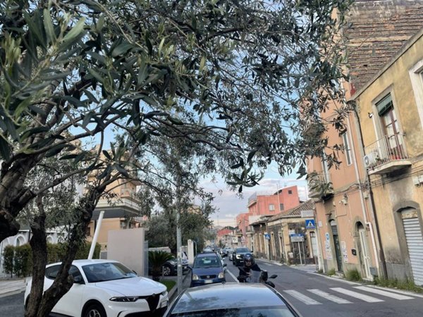 casa indipendente in vendita a Catania