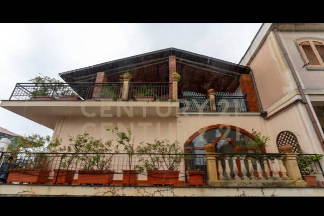 casa indipendente in vendita a Catania