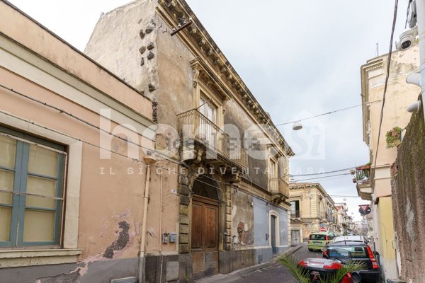 appartamento in vendita a Catania in zona Centro Storico