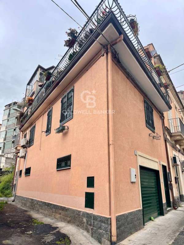 casa indipendente in vendita a Catania in zona Centro Storico