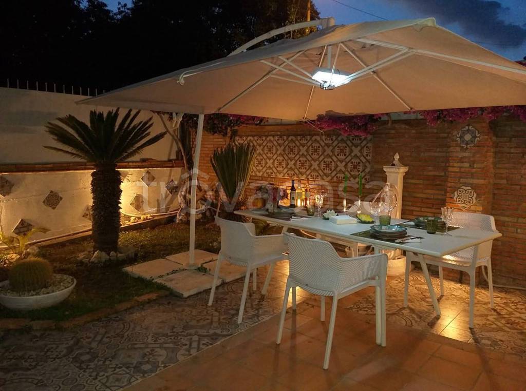 casa indipendente in vendita a Catania in zona Ognina