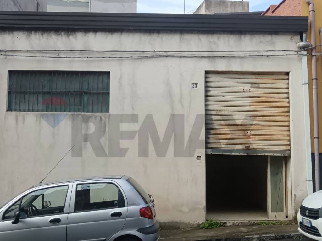 negozio in vendita a Catania in zona Picanello