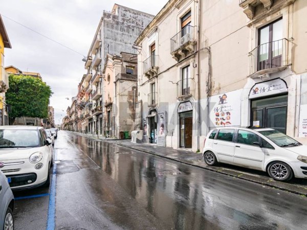 locale commerciale in vendita a Catania in zona Centro Storico