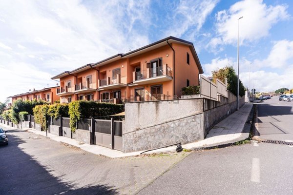 casa indipendente in vendita a Catania in zona Ognina