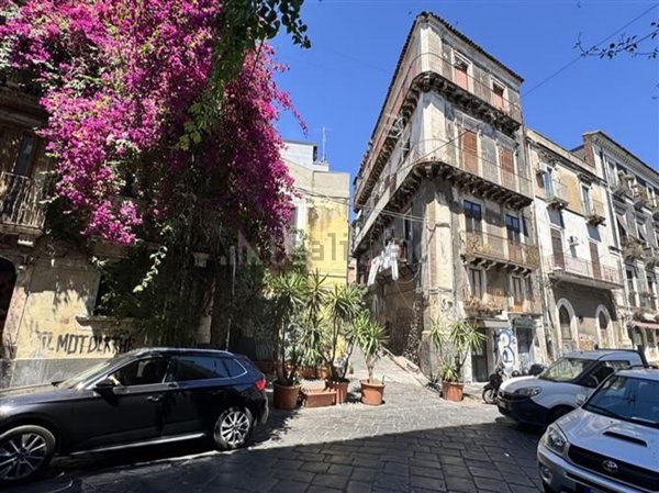 appartamento in vendita a Catania in zona Centro Storico