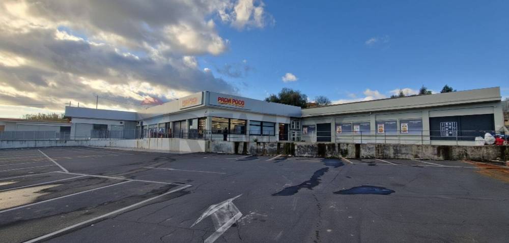 locale commerciale in vendita a Catania