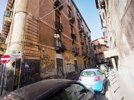 negozio in vendita a Catania in zona Centro Storico