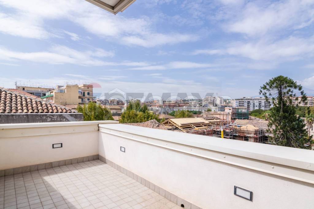 casa indipendente in vendita a Catania