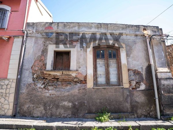 casa indipendente in vendita a Catania